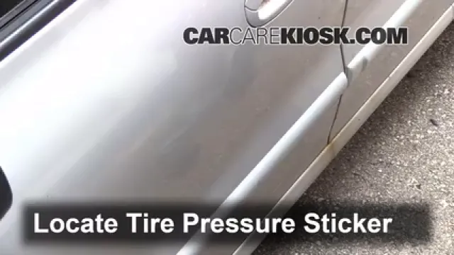 1999 Hyundai Elantra GL 2.0L 4 Cyl. Sedan (4 Door) Neumáticos y ruedas Controlar presión de neumáticos